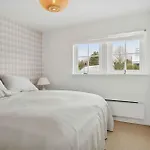 Bright And Spacious Near Σπίτι διακοπών *