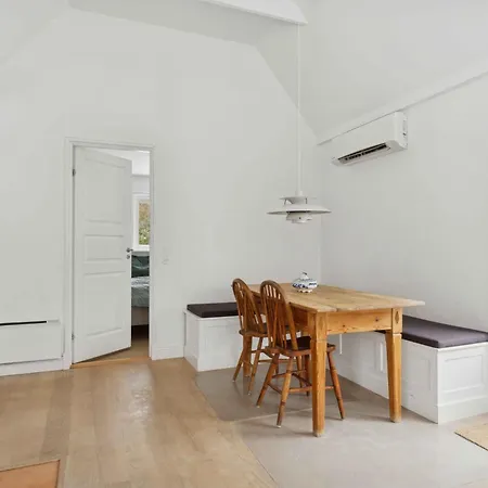 Bright And Spacious Near Σπίτι διακοπών Vejby
