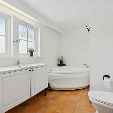 Σπίτι διακοπών Bright And Spacious Near Vejby