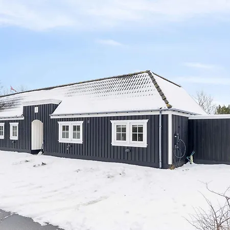 Bright And Spacious Near