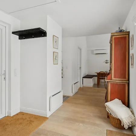 Bright And Spacious Near Vejby