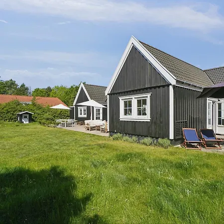 Feriehus Bright And Spacious Near Vejby