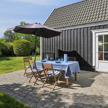 Bright And Spacious Near *