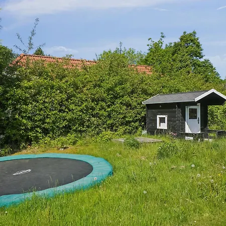 Bright And Spacious Near Feriehus